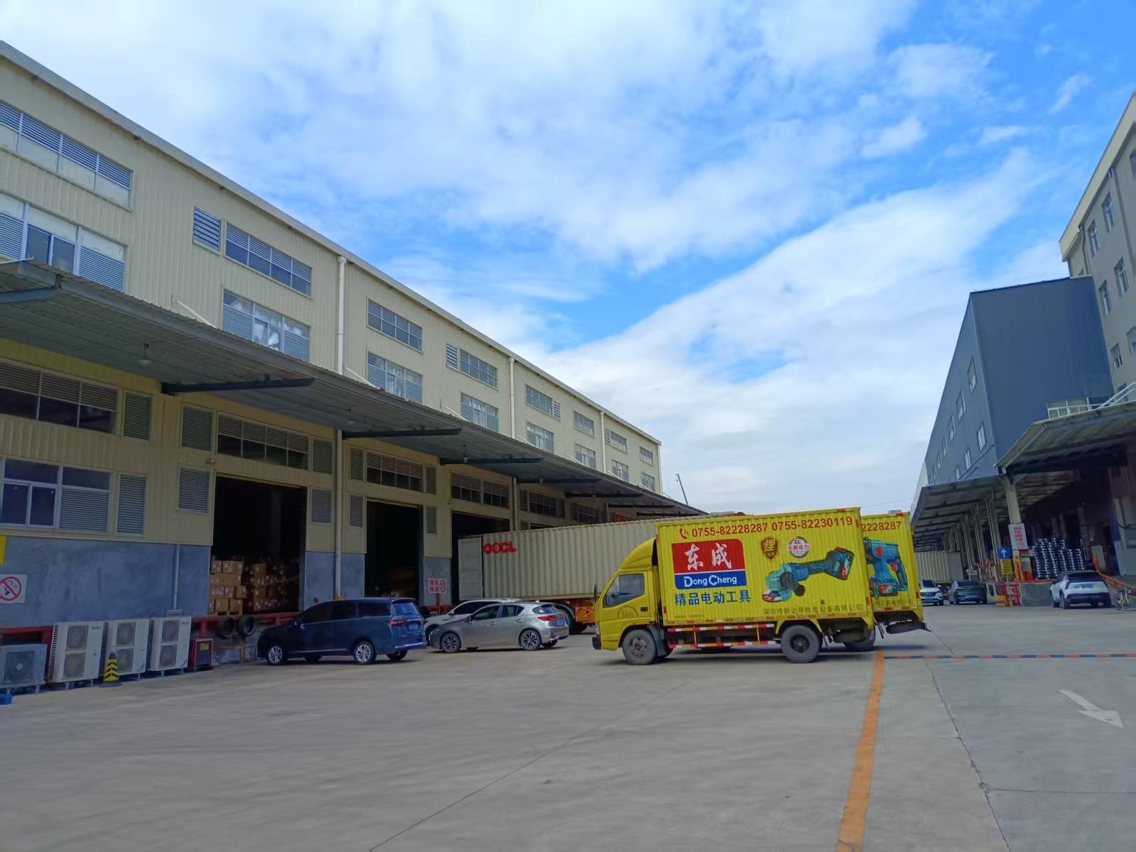 Vista exterior del moderno almacén FBA de Huixin China en Shenzhen