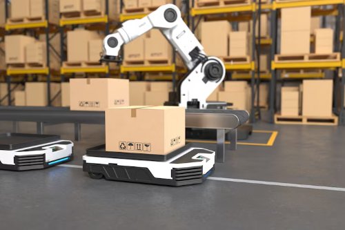 Smart warehouse robots in Huixin logistics center