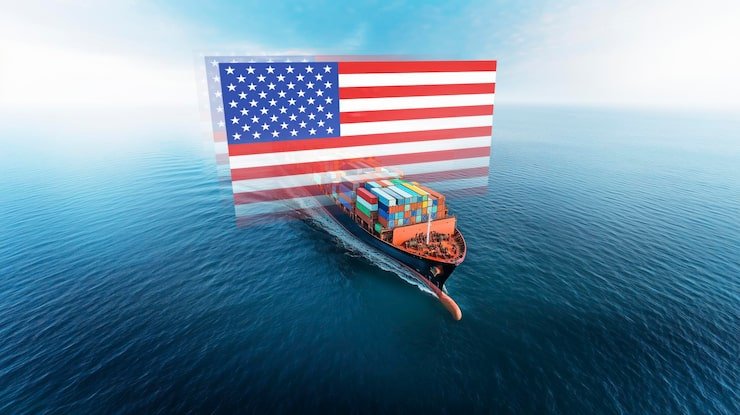 Cargo ship transporting FBA goods to USA: HUIXIN’s North American efficiency & DDP solutions.